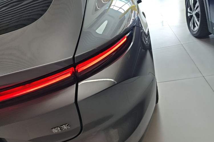 Used Nio ET5 2022 75 kWh Right Rear Taillight