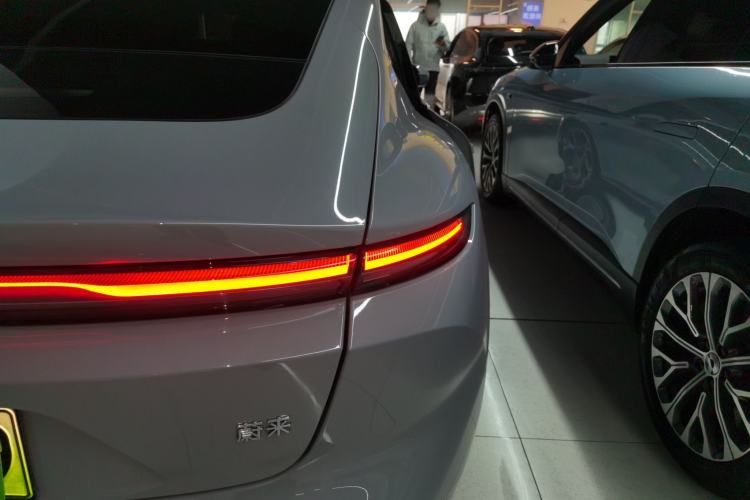 Used Nio ET5 2022 75 kWh Right Rear Taillight