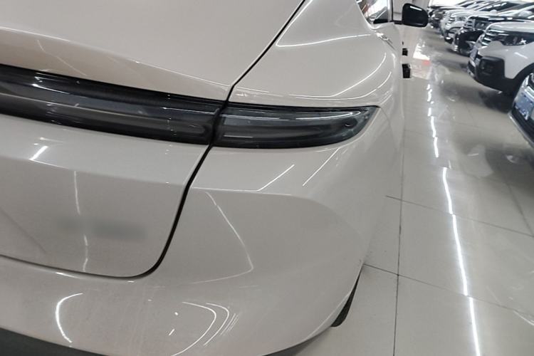 Used Nio ET5 2022 75 kWh Right Rear Taillight