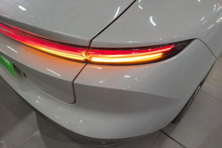 Used Nio ET5 2022 75 kWh Right Rear Taillight