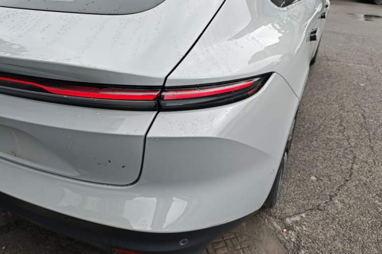 Used Nio ET5 2022 75 kWh Right Rear Taillight
