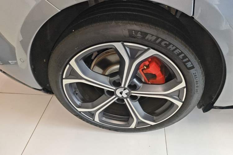 Used Nio ET5 2022 75 kWh Right Rear Wheel Hub