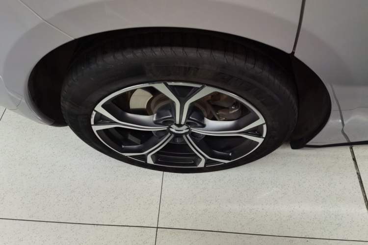 Used Nio ET5 2022 75 kWh Right Rear Wheel Hub