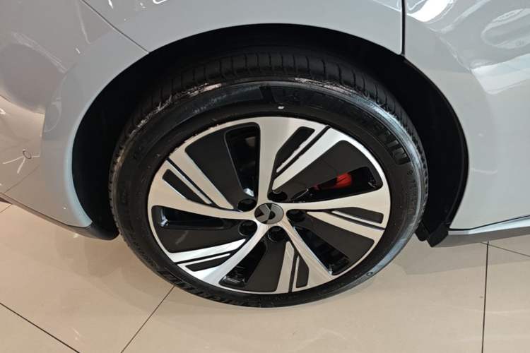 Used Nio ET5 2022 75 kWh Right Rear Wheel Hub