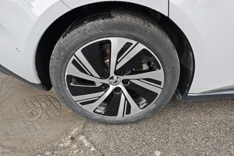 Used Nio ET5 2022 75 kWh Right Rear Wheel Hub