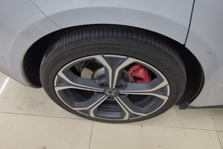 Used Nio ET5 2022 75 kWh Right Rear Wheel Hub