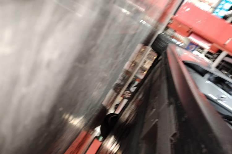 Used Nio ET5 2022 75 kWh Right Side Sill