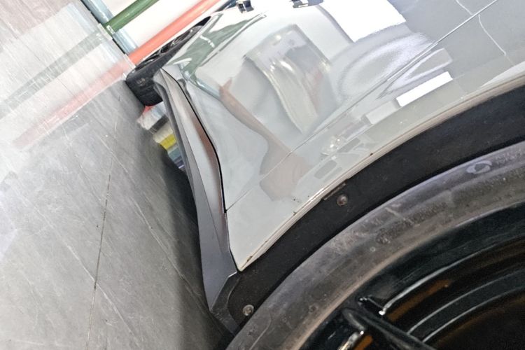 Used Nio ET5 2022 75 kWh Right Side Sill
