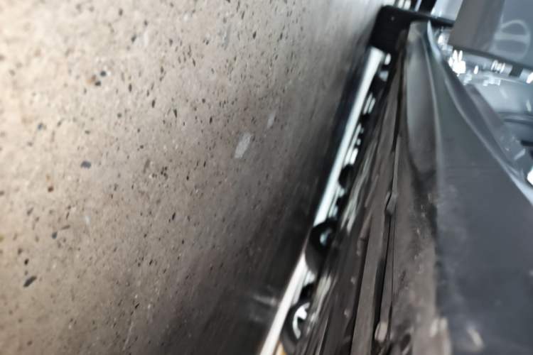 Used Nio ET5 2022 75 kWh Right Side Sill