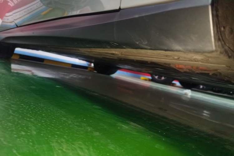 Used Nio ET5 2022 75 kWh Right Side Sill
