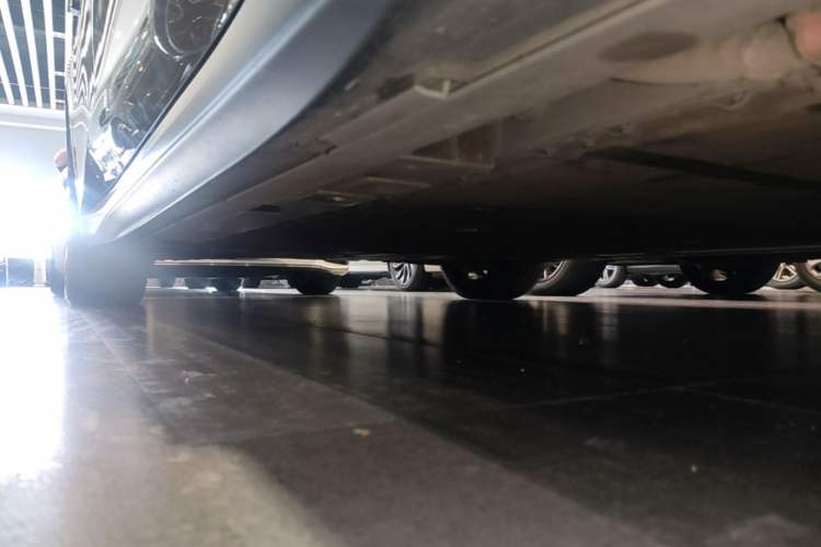 Used Nio ET5 2022 75 kWh Right Side Sill