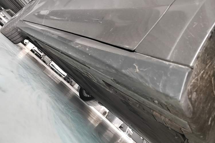 Used Nio ET5 2022 75 kWh Right Side Sill