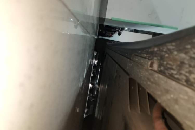 Used Nio ET5 2022 75 kWh Right Side Sill