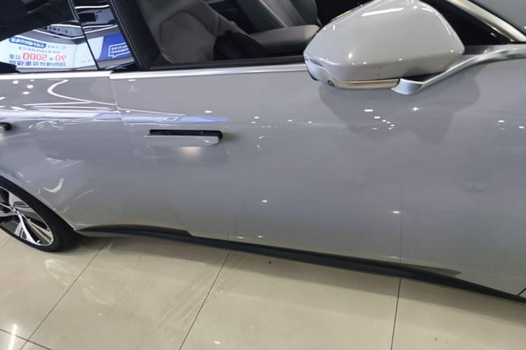 Used Nio ET5 2022 100 kWh Right Side Sill