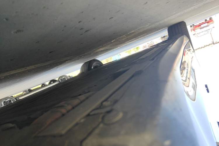 Used Nio ET5 2022 75 kWh Right Side Sill