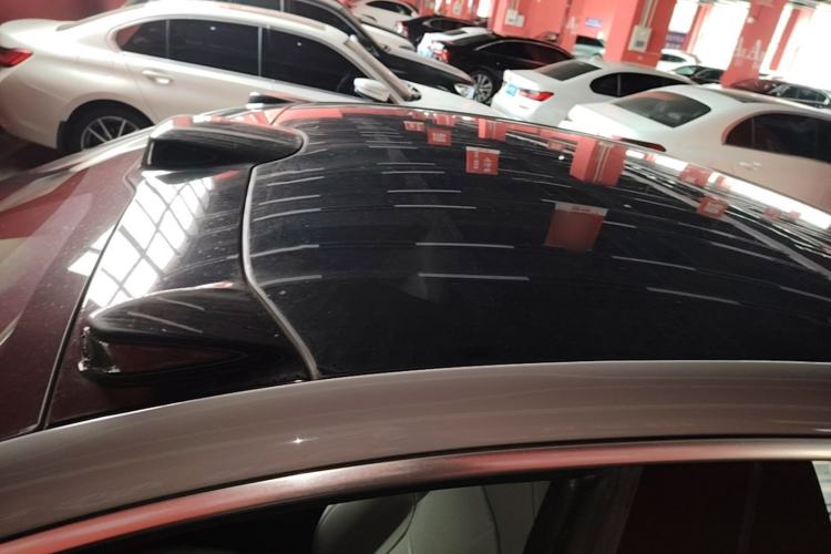 Used Nio ET5 2022 75 kWh Roof