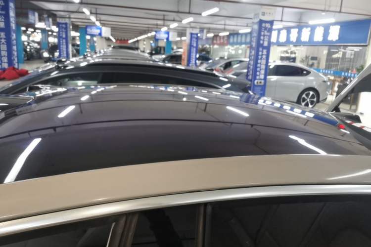 Used Nio ET5 2022 75 kWh Roof