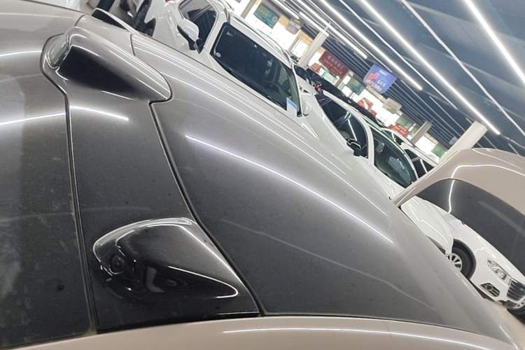 Used Nio ET5 2022 75 kWh Roof