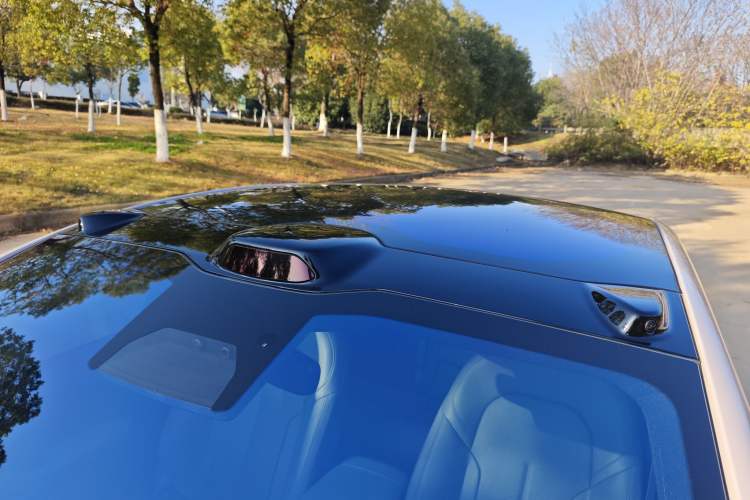 Used Nio ET5 2022 75 kWh Roof