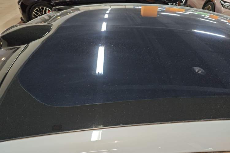 Used Nio ET5 2022 75 kWh Roof