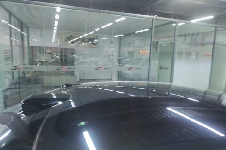 Used Nio ET5 2022 75 kWh Roof