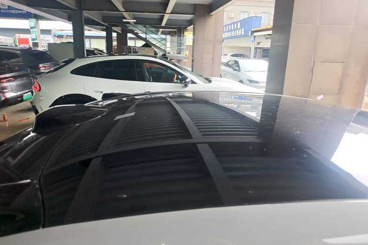 Used Nio ET5 2022 75 kWh Roof