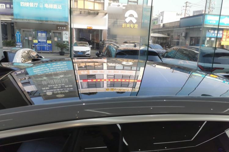 Used Nio ET5 2022 75 kWh Roof