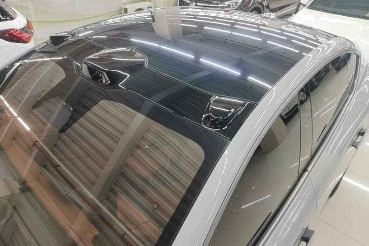 Used Nio ET5 2022 75 kWh Roof