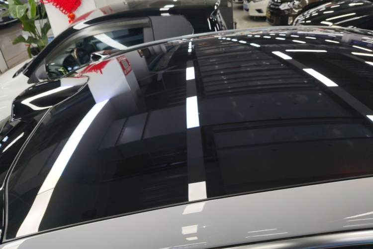 Used Nio ET5 2022 75 kWh Roof