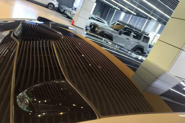 Used Nio ET5 2022 75 kWh Roof