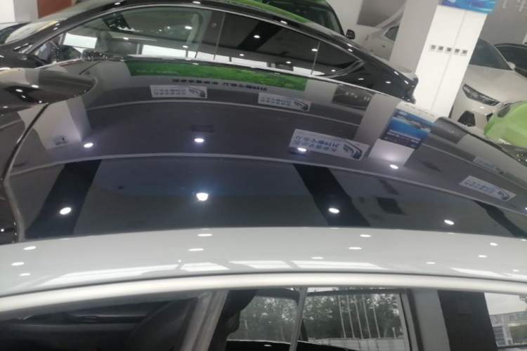 Used Nio ET5 2022 75 kWh Roof