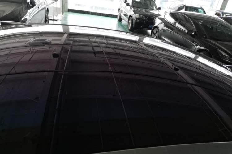 Used Nio ET5 2022 75 kWh Roof