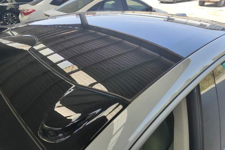 Used Nio ET5 2022 75 kWh Roof