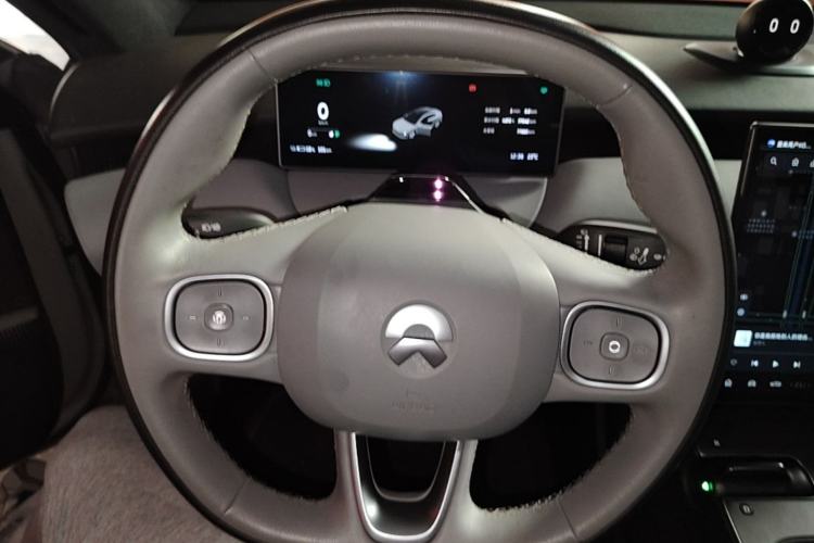Used Nio ET5 2022 75 kWh Steering Wheel