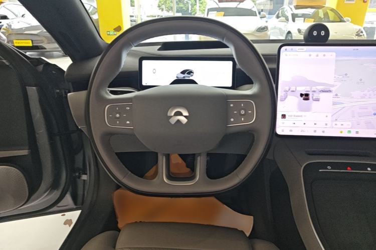 Used Nio ET5 2022 75 kWh Steering Wheel