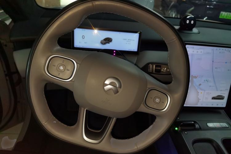 Used Nio ET5 2022 75 kWh Steering Wheel