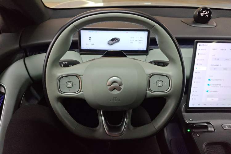 Used Nio ET5 2022 75 kWh Steering Wheel