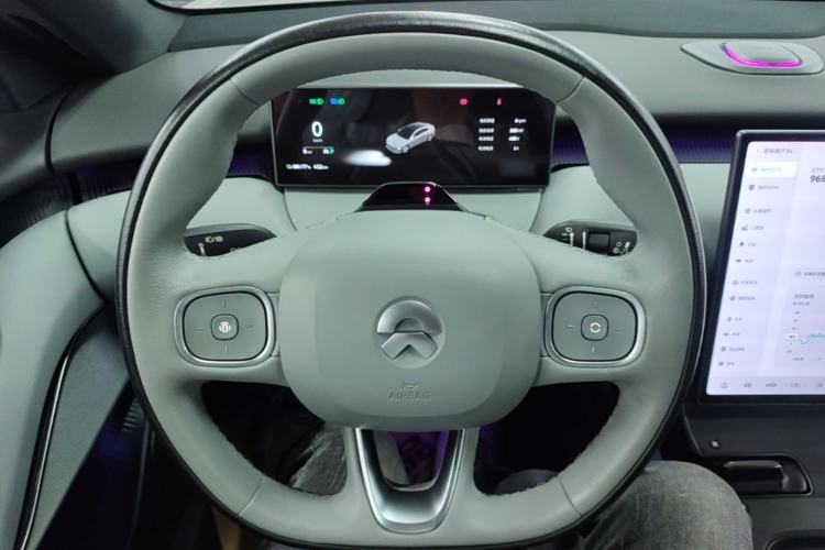 Used Nio ET5 2022 75 kWh Steering Wheel