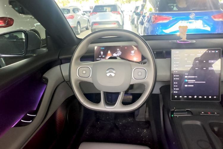 Used Nio ET5 2022 75 kWh Steering Wheel