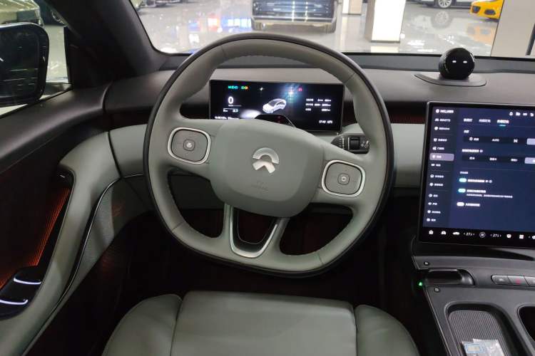 Used Nio ET5 2022 75 kWh Steering Wheel