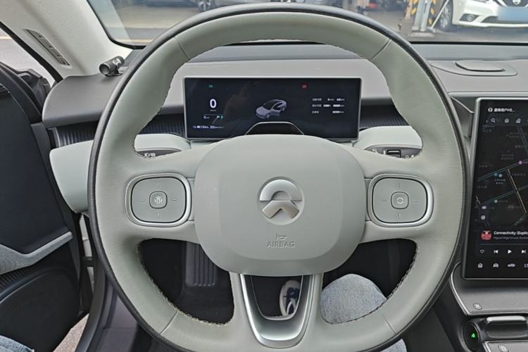 Used Nio ET5 2022 75 kWh Steering Wheel