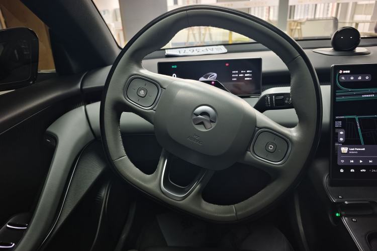 Used Nio ET5 2022 75 kWh Steering Wheel