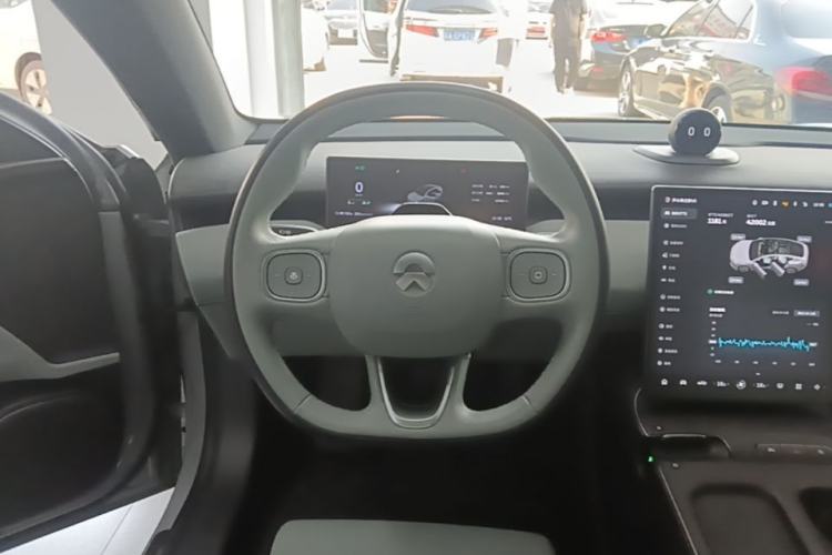 Used Nio ET5 2022 75 kWh Steering Wheel