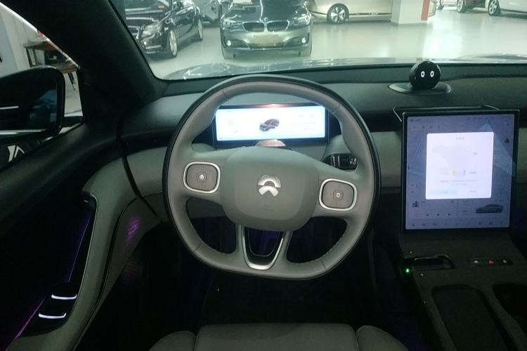Used Nio ET5 2022 75 kWh Steering Wheel