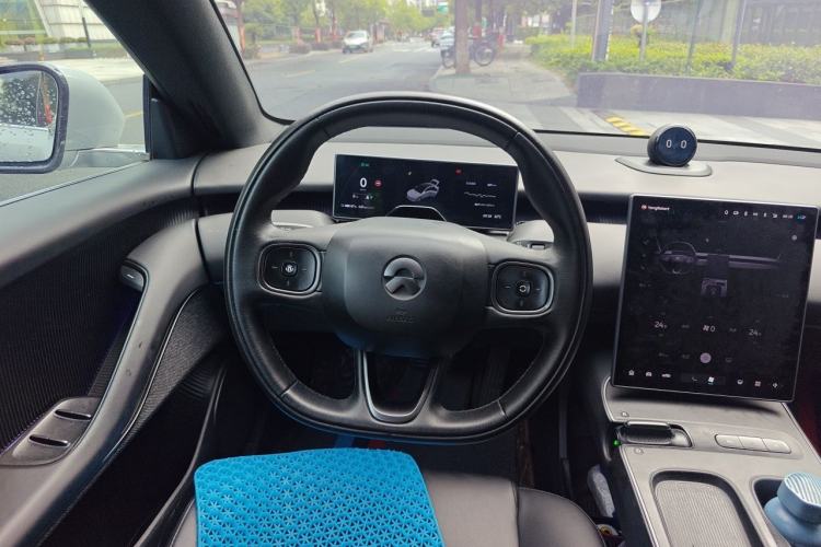 Used Nio ET5 2022 75 kWh Steering Wheel