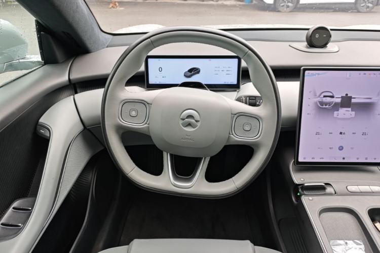 Used Nio ET5 2022 75 kWh Steering Wheel