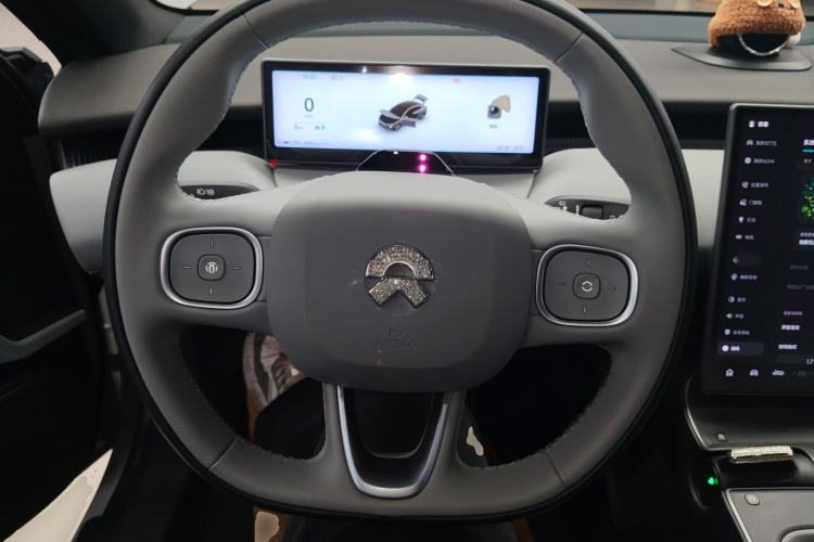 Used Nio ET5 2022 75 kWh Steering Wheel