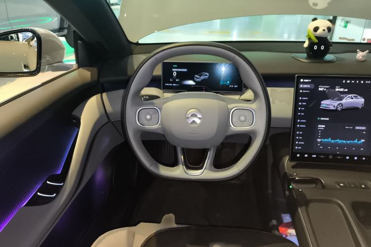 Used Nio ET5 2022 75 kWh Steering Wheel