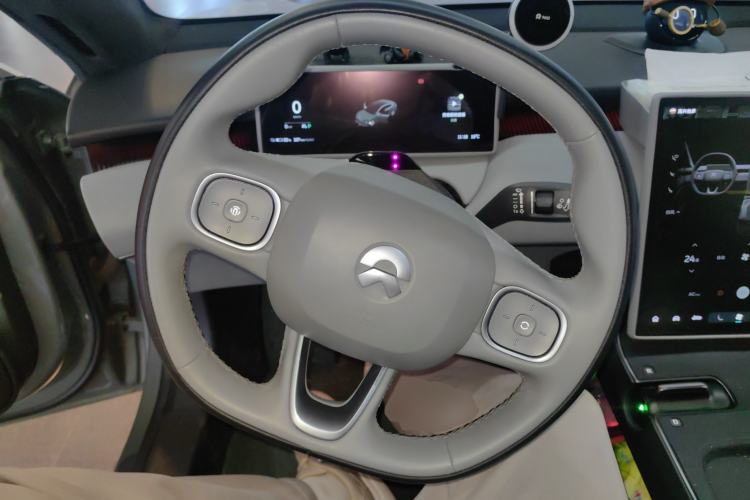 Used Nio ET5 2022 75 kWh Steering Wheel