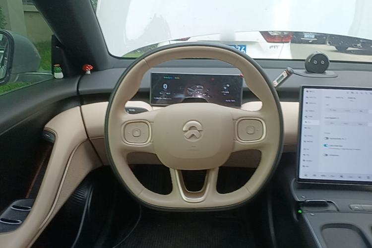 Used Nio ET5 2022 75 kWh Steering Wheel